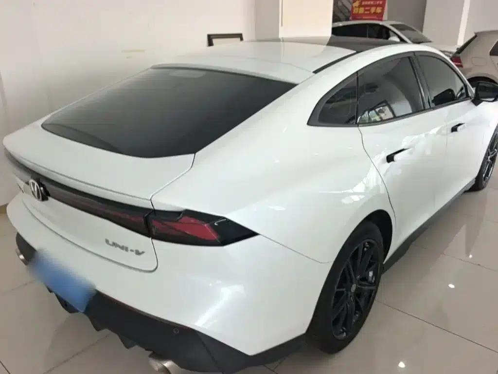 Changan UNI-V 2023 1.5T Premium Edition — миниатюра 7