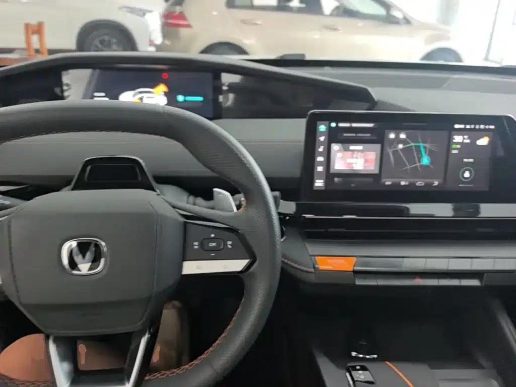 Changan UNI-V 2023 1.5T Premium Edition — миниатюра 10