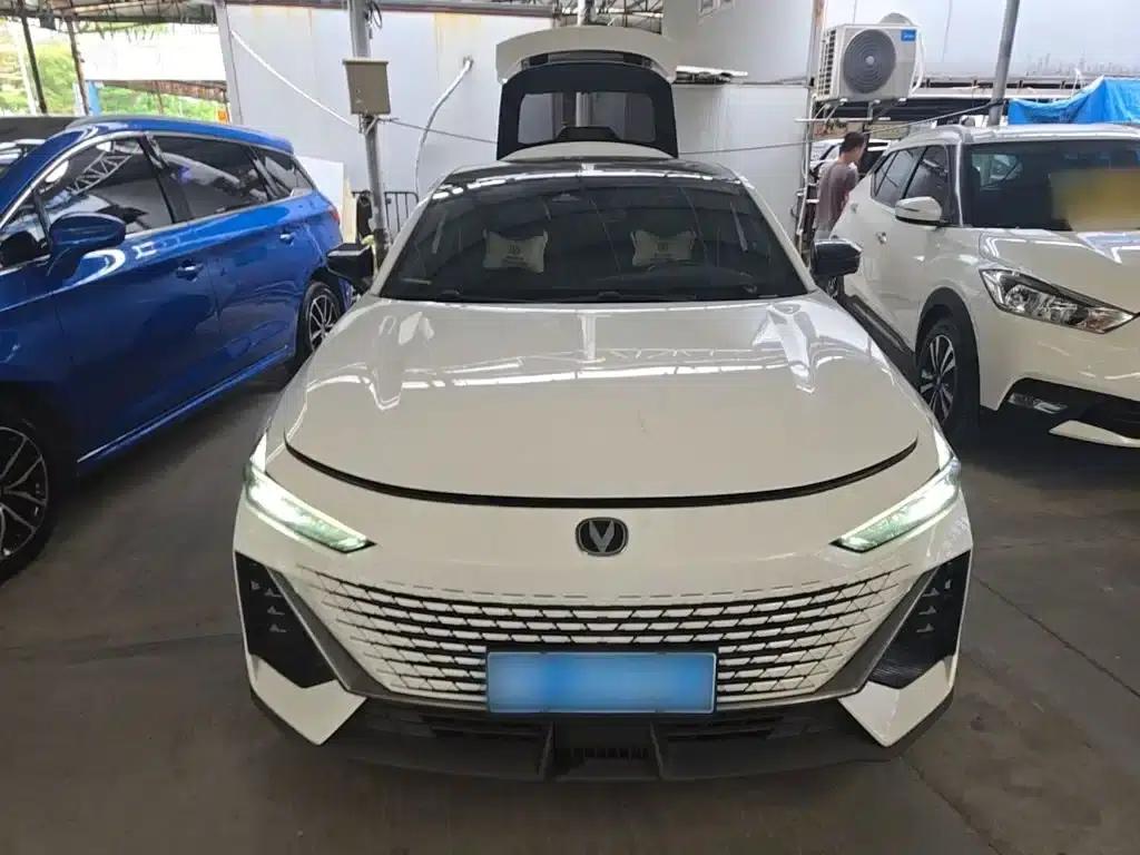 Changan UNI-V 2024 1.5T High-Performance Edition — миниатюра 3