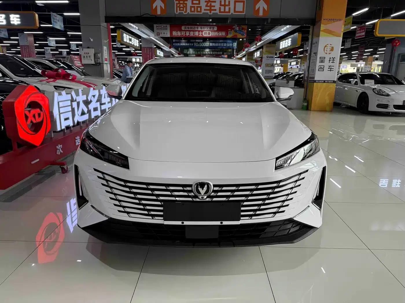 Changan Eado 2025 Blue Whale 1.5T 500Bar Premium Edition — миниатюра 2