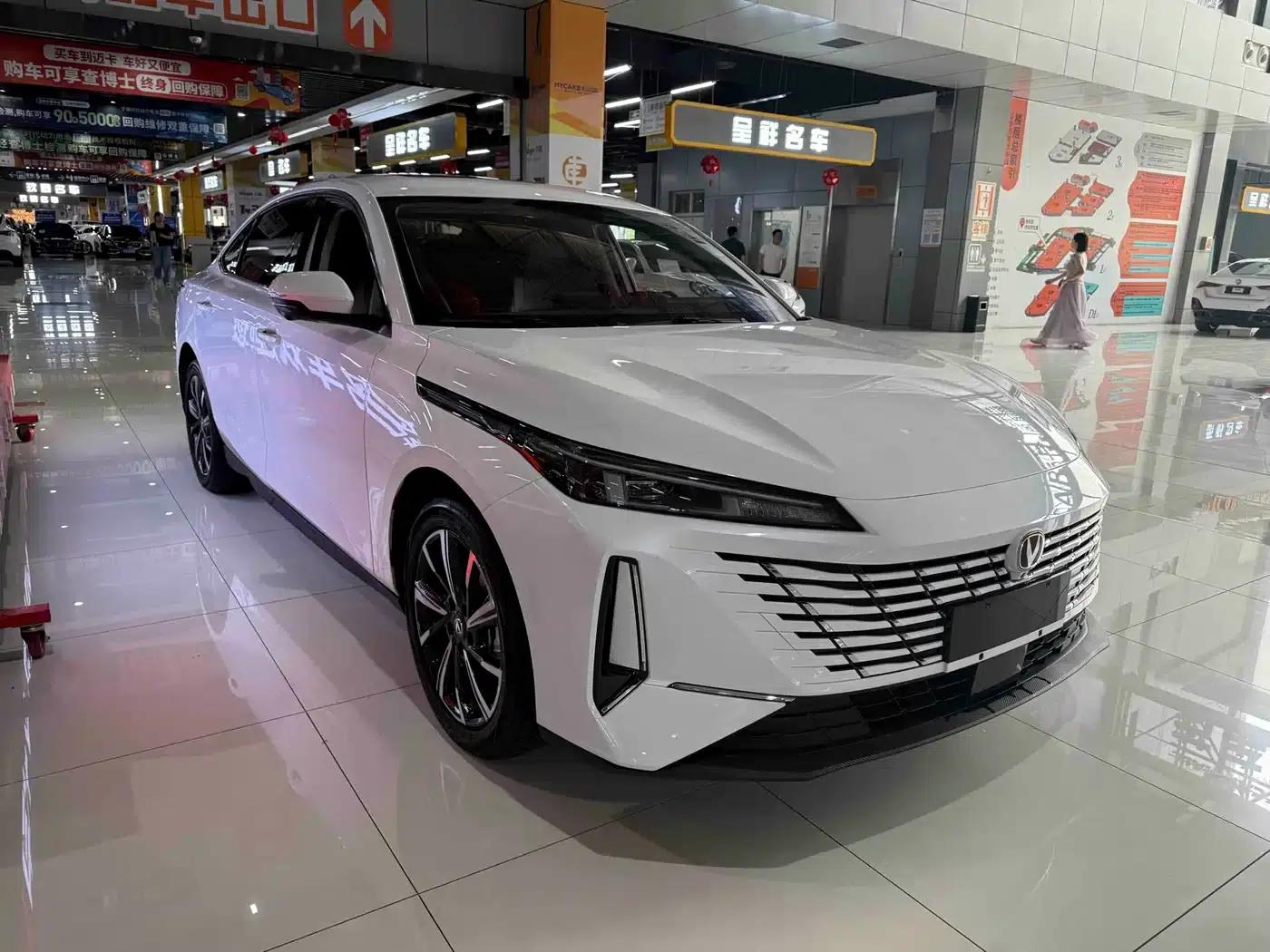Changan Eado 2025 Blue Whale 1.5T 500Bar Premium Edition — миниатюра 3