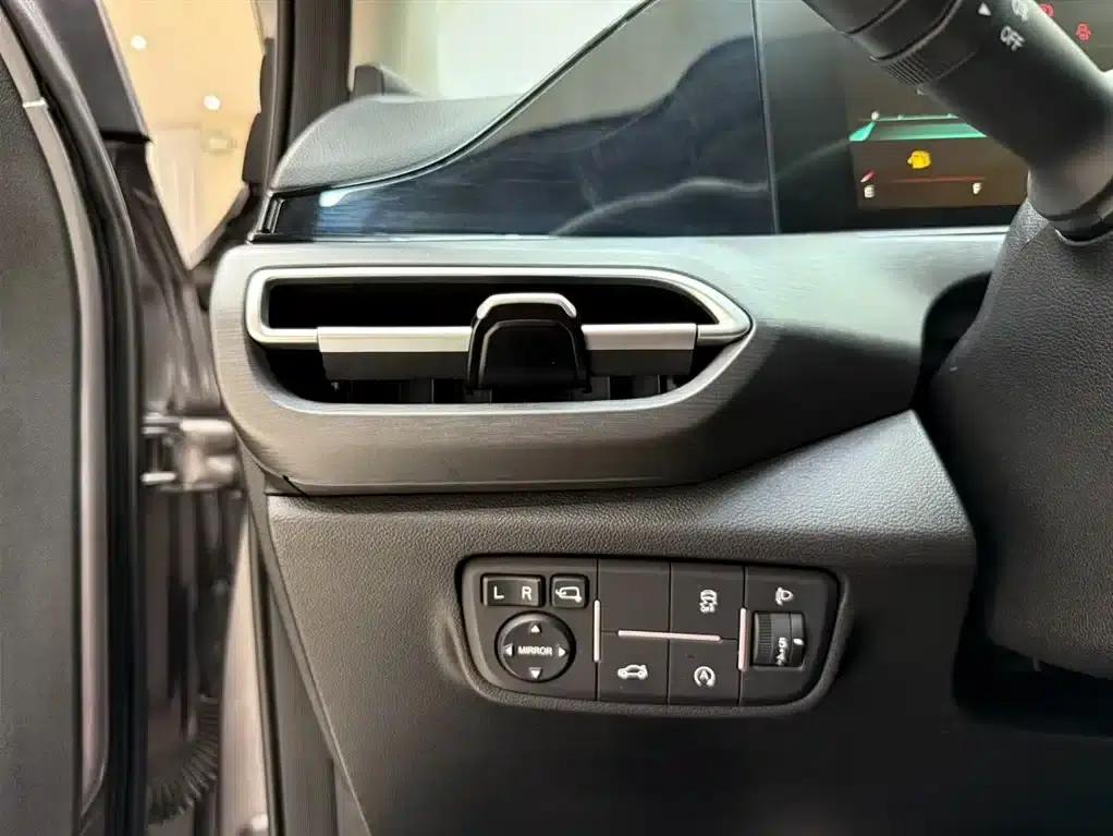 Changan Eado 2021 PLUS Blue Whale NE 1.4T GDI DCT Flagship Edition — миниатюра 9