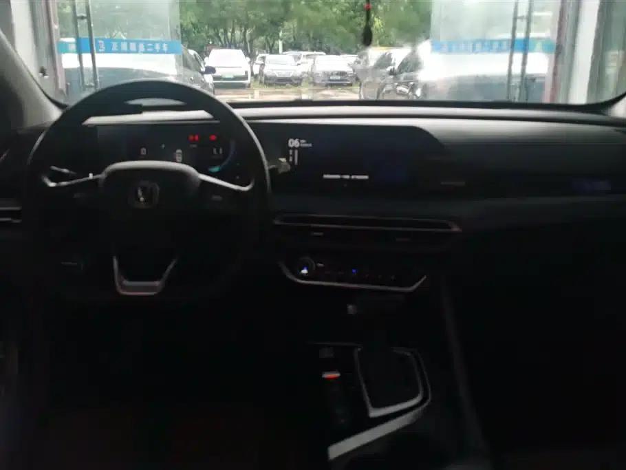 Changan Eado 2021 PLUS Blue Whale NE 1.4T GDI DCT Premium Edition — миниатюра 12