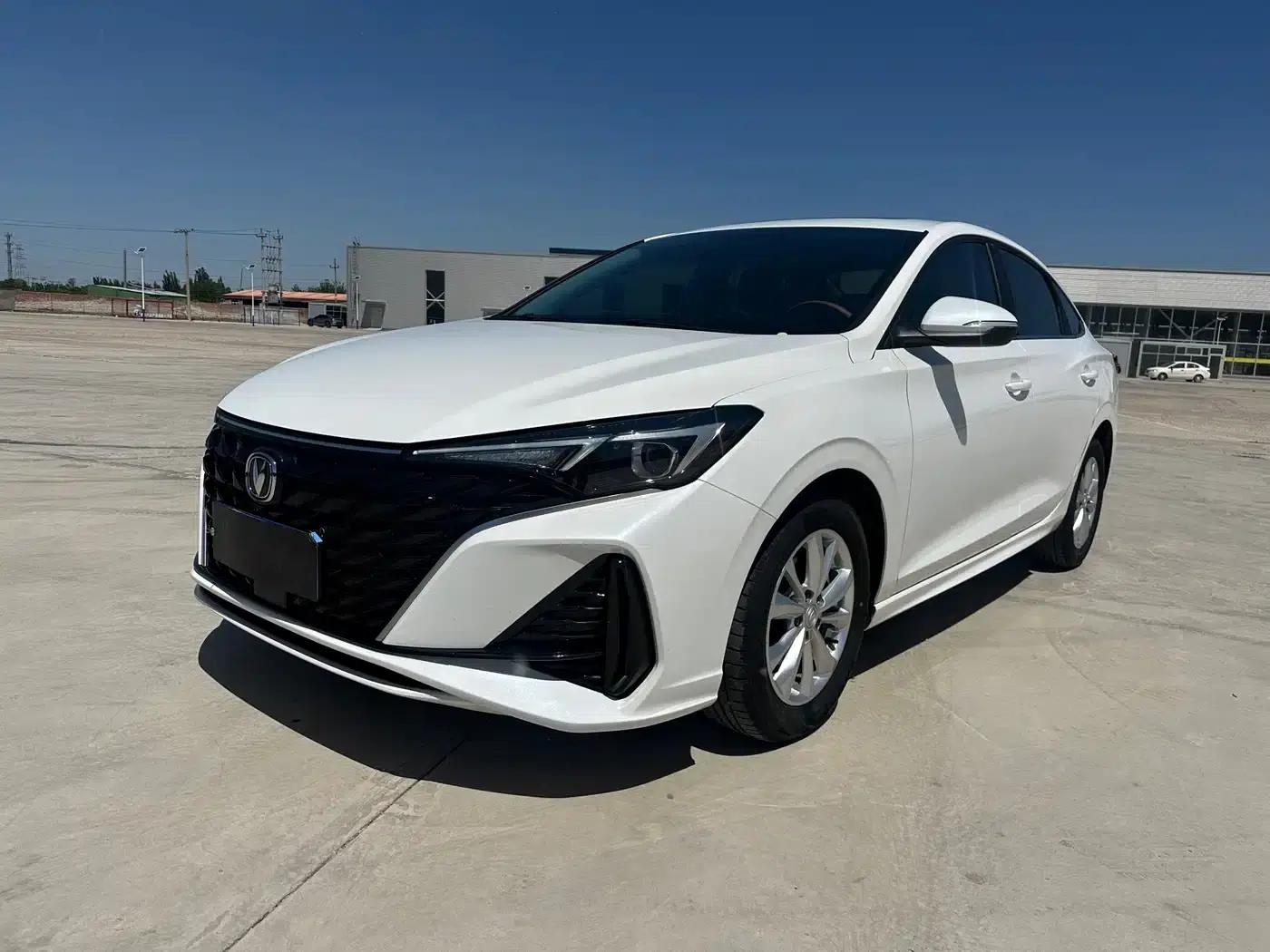 Changan Eado 2025 PLUS 1.5L Manual Deluxe Edition — миниатюра 1