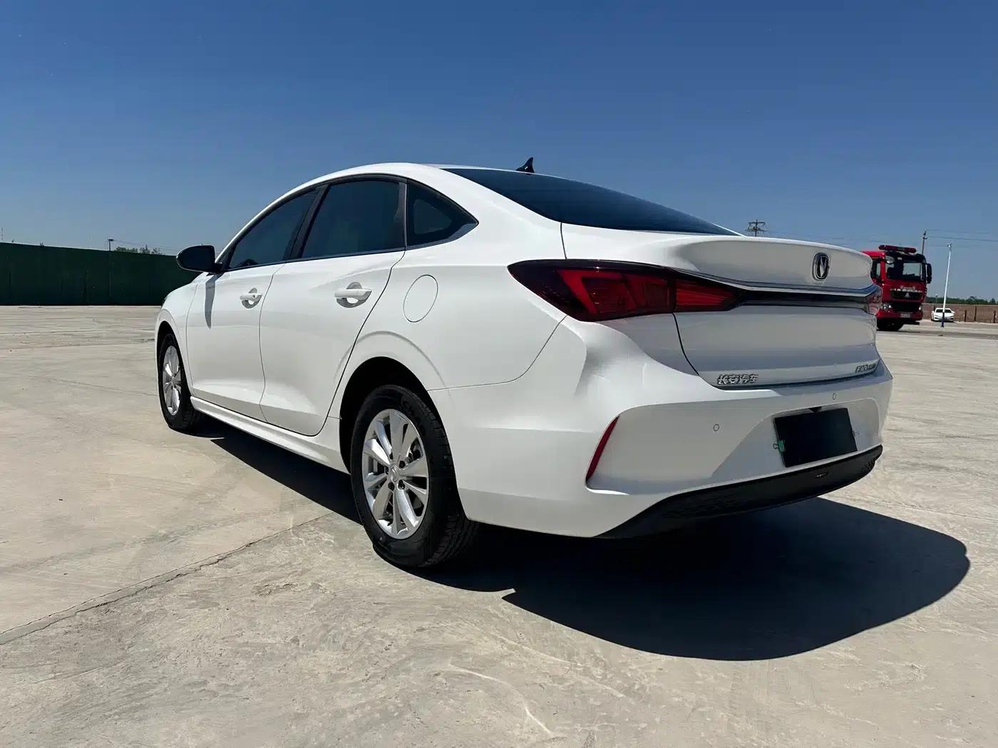 Changan Eado 2025 PLUS 1.5L Manual Deluxe Edition — миниатюра 15