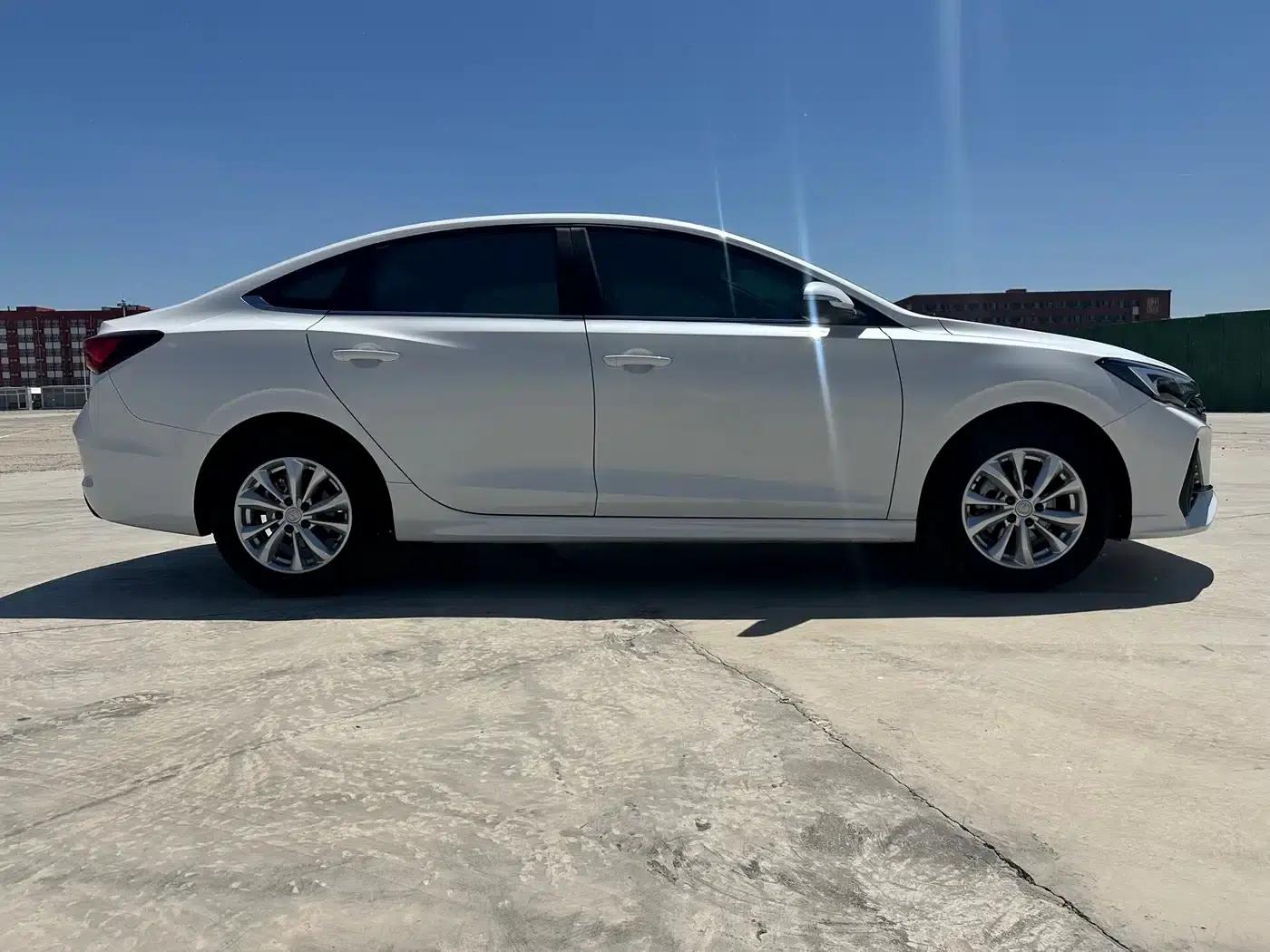 Changan Eado 2025 PLUS 1.5L Manual Deluxe Edition — миниатюра 4