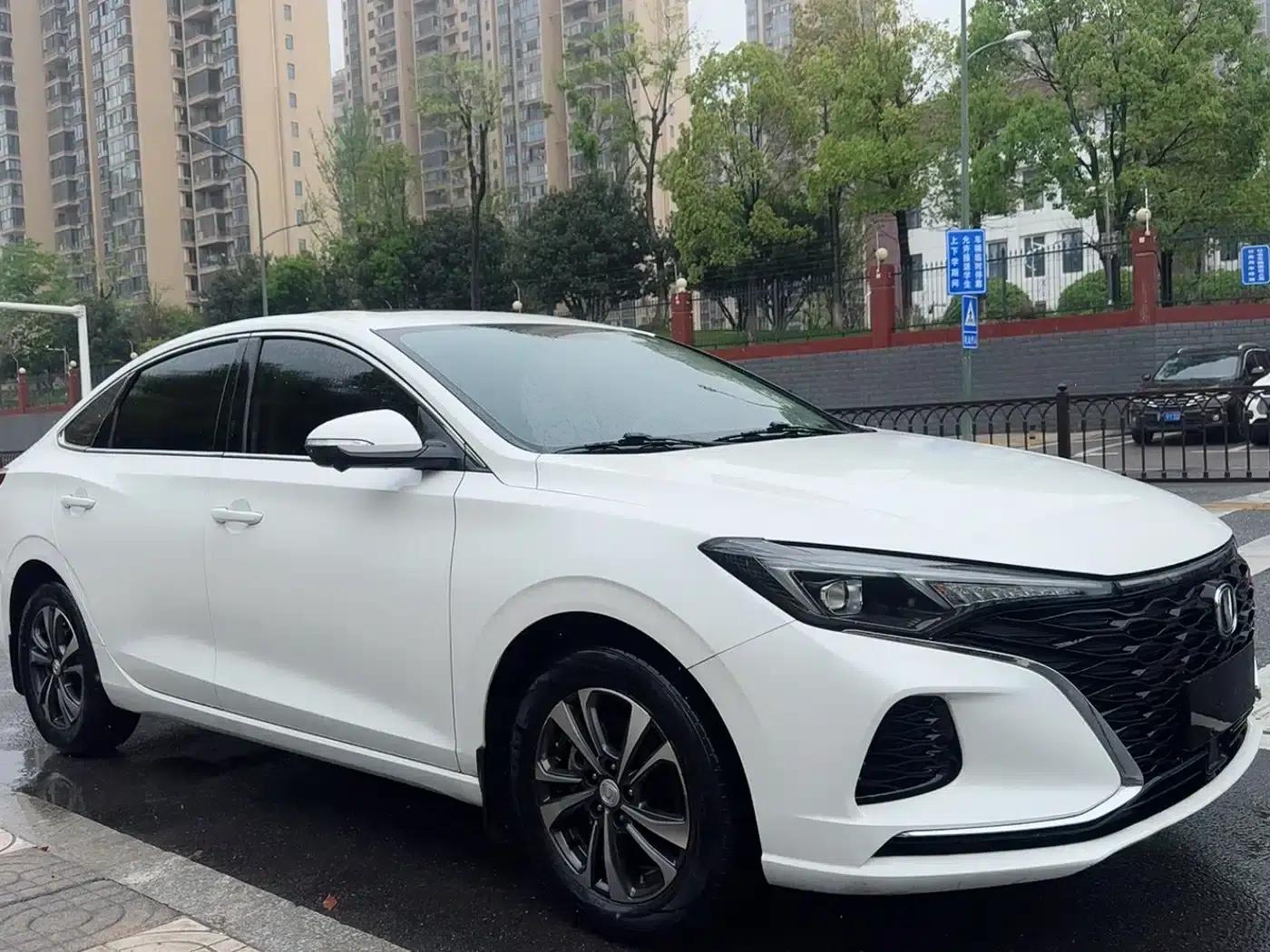 Changan Eado 2022 PLUS Blue Whale NE 1.4T GDI DCT Premium Edition — миниатюра 2