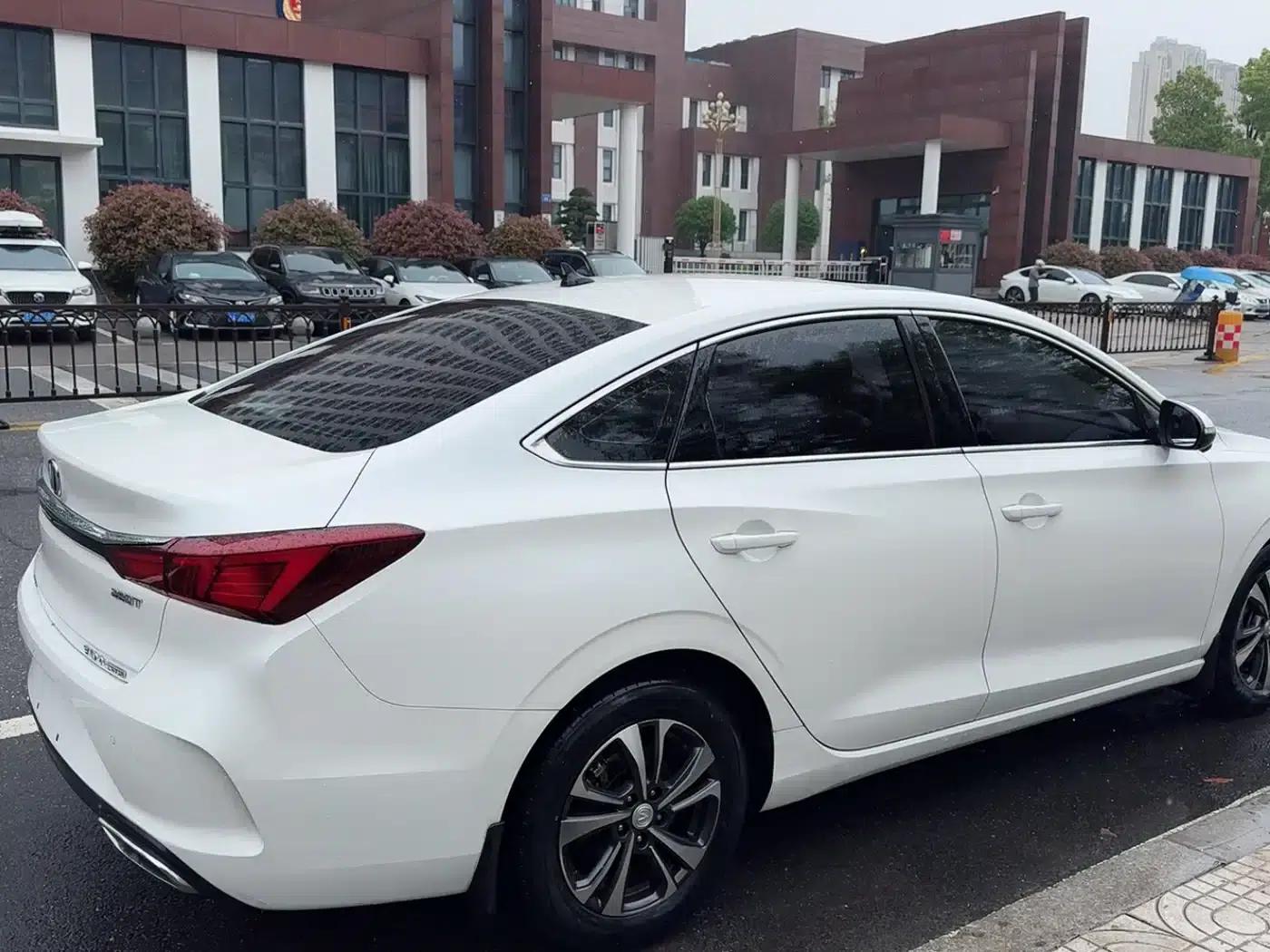 Changan Eado 2022 PLUS Blue Whale NE 1.4T GDI DCT Premium Edition — миниатюра 7