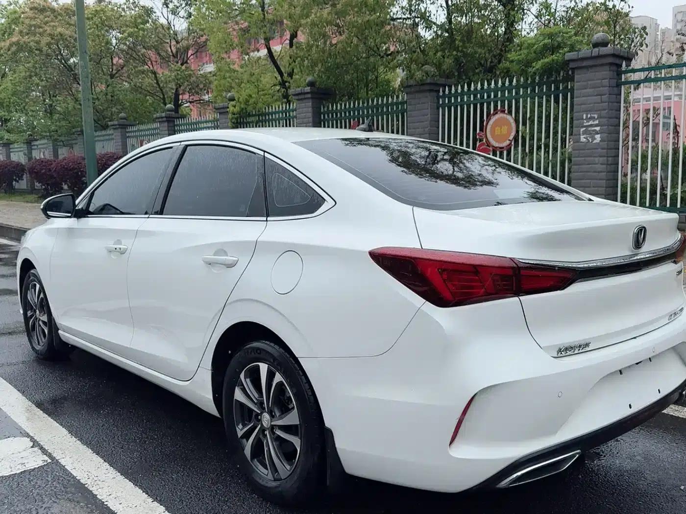 Changan Eado 2022 PLUS Blue Whale NE 1.4T GDI DCT Premium Edition — миниатюра 9