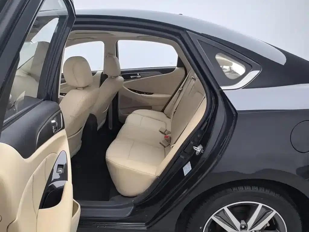 Changan Eado 2016 1.6L Manual Fashion Edition — миниатюра 15