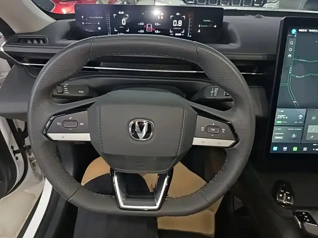 Changan Eado 2024 1.5T GDI Automatic Premium Edition — миниатюра 11