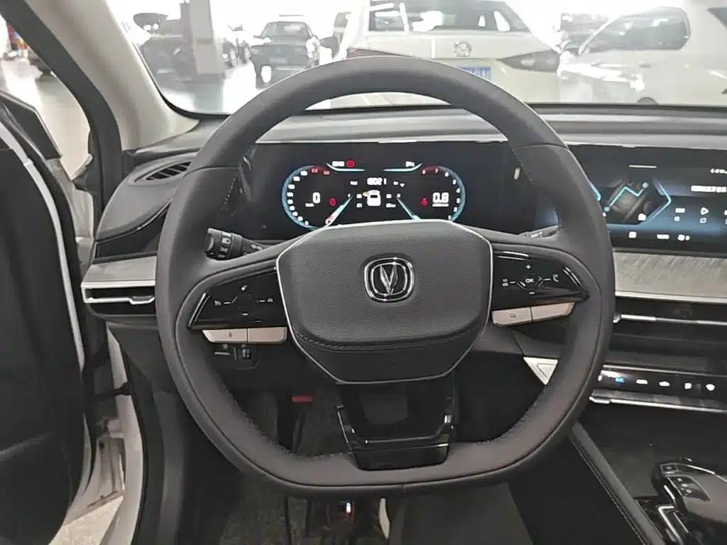 Changan Eado 2022 PLUS Blue Whale NE 1.4T GDI DCT Premium Edition — миниатюра 11