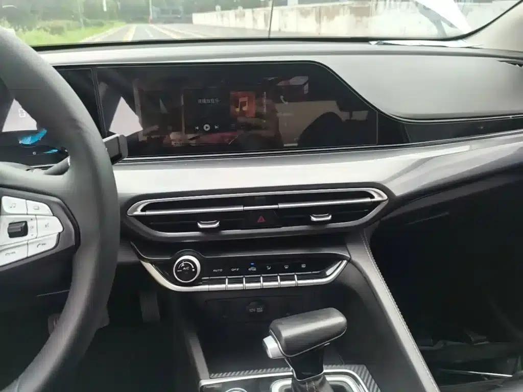 Changan Eado 2020 PLUS Blue Whale NE 1.4T GDI DCT Premium Edition — миниатюра 13
