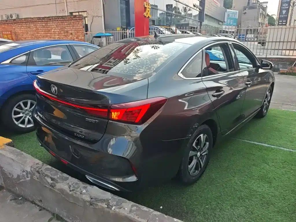 Changan Eado 2023 Enjoy Edition PLUS Blue Whale NE 1.4T GDI DCT Premium Edition — миниатюра 7