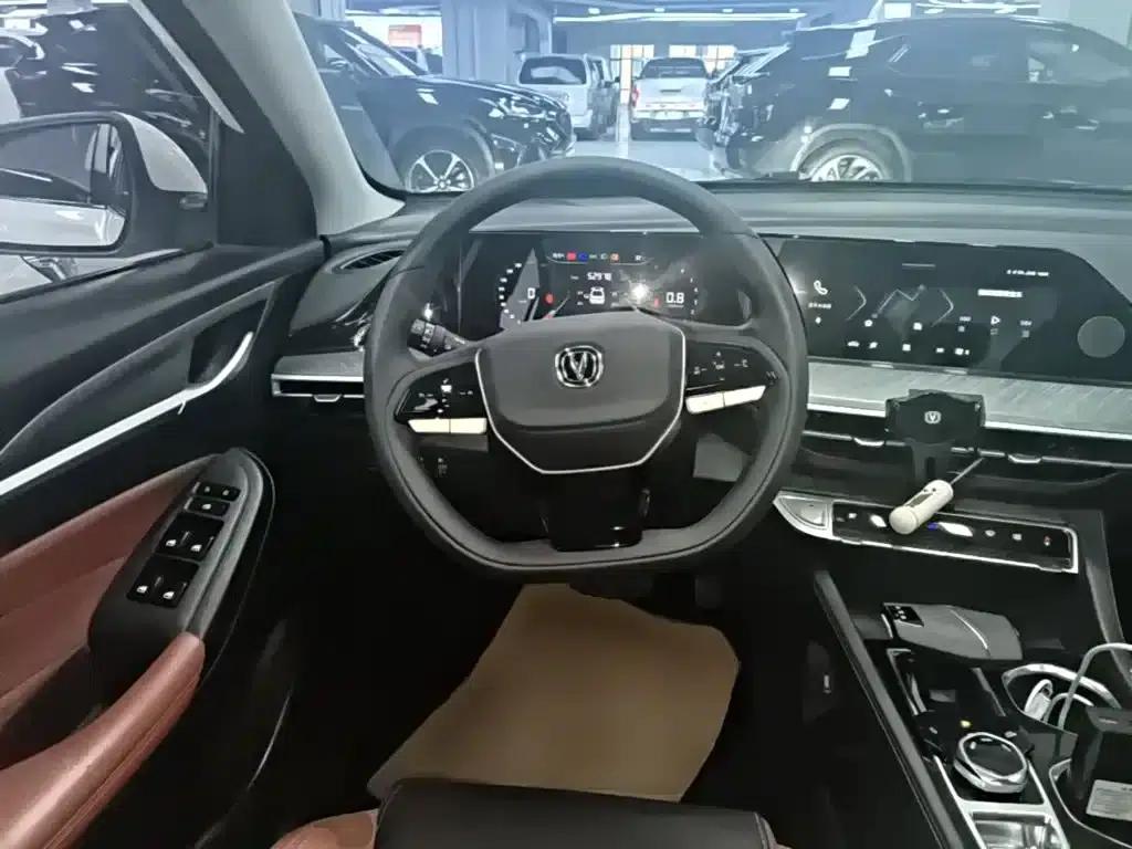 Changan Eado 2023 Enjoy Edition PLUS Blue Whale NE 1.4T GDI DCT Premium Edition — миниатюра 11