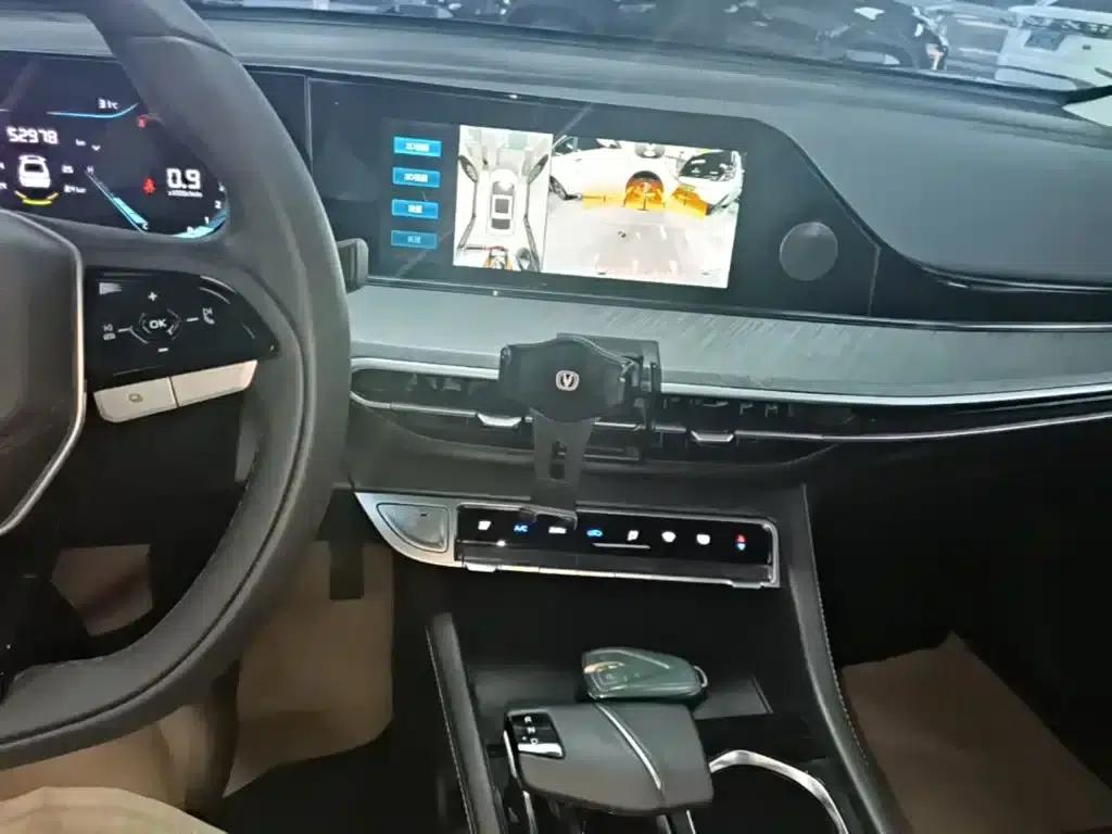 Changan Eado 2023 Enjoy Edition PLUS Blue Whale NE 1.4T GDI DCT Premium Edition — миниатюра 13