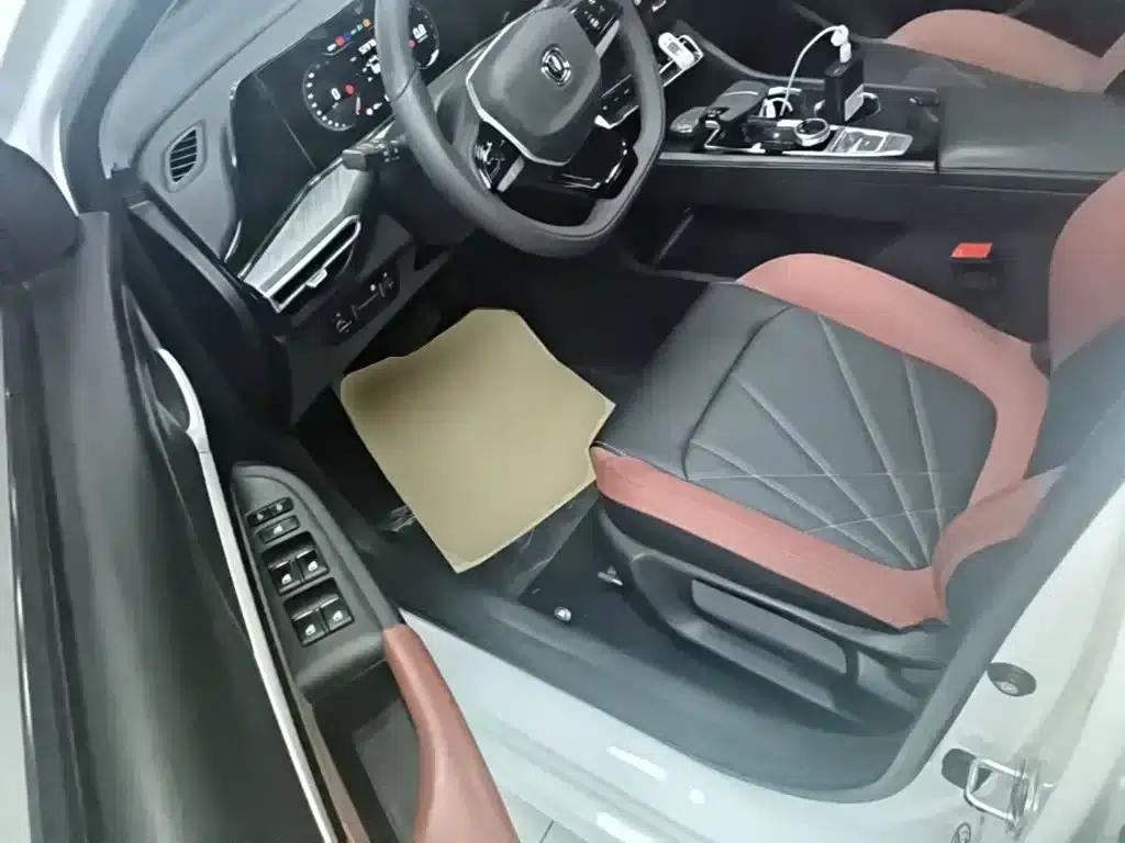 Changan Eado 2023 Enjoy Edition PLUS Blue Whale NE 1.4T GDI DCT Premium Edition — миниатюра 16