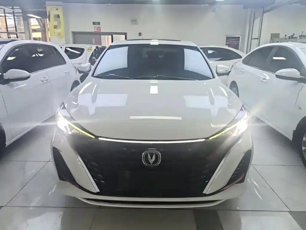 Changan Eado 2023 Enjoy Edition PLUS Blue Whale NE 1.4T GDI DCT Premium Edition — миниатюра 3