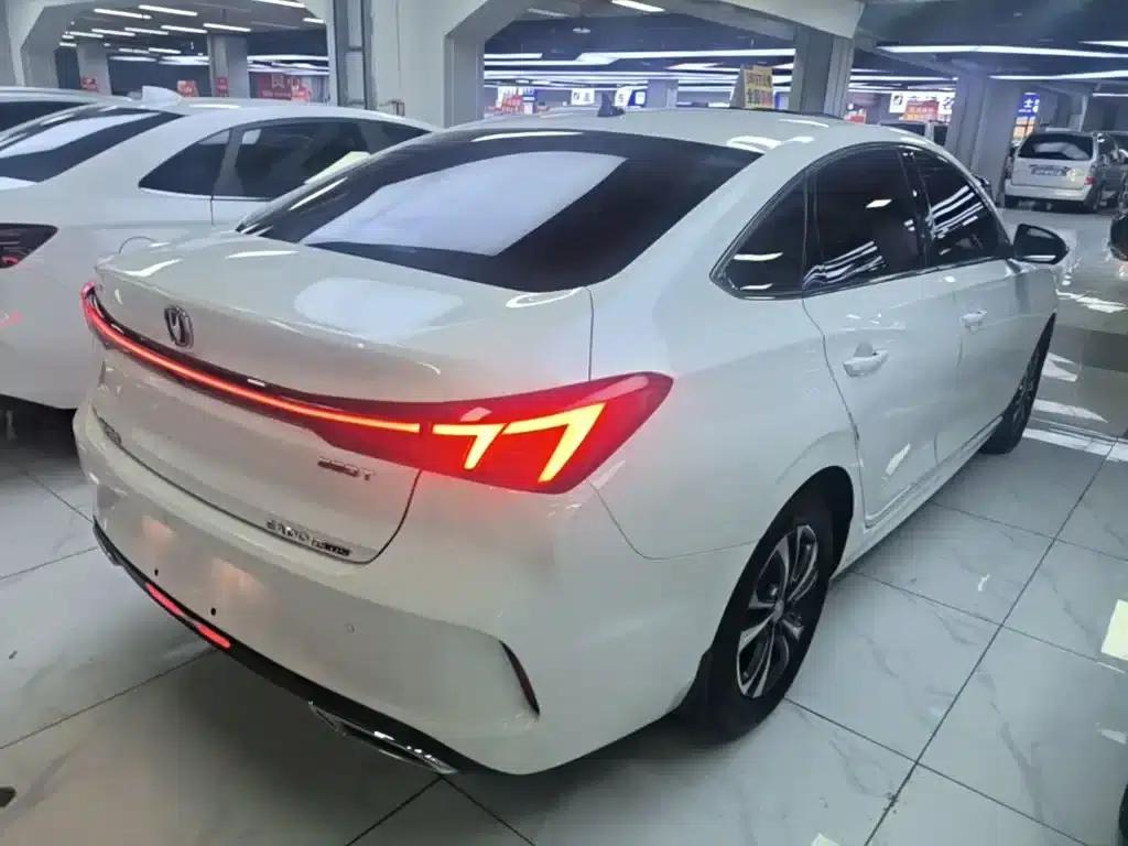 Changan Eado 2023 Enjoy Edition PLUS Blue Whale NE 1.4T GDI DCT Premium Edition — миниатюра 7