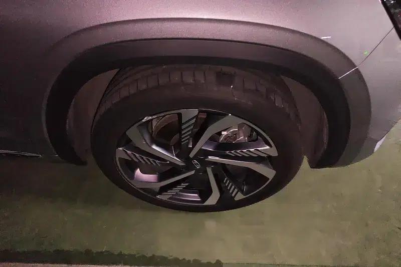 Geely Xingyue L 2024 2.0TD High-Power Automatic Two-Wheel Drive Sky Edition — миниатюра 4