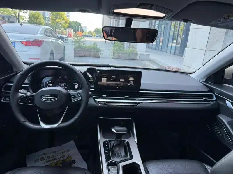 Geely Emgrand 2022 4th Generation 1.5L CVT Premium — миниатюра 11
