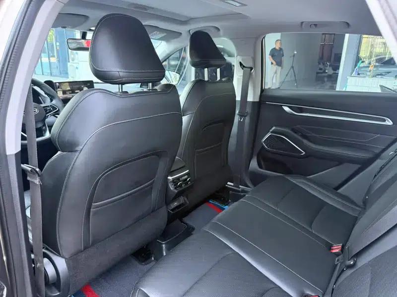 Geely Emgrand 2022 4th Generation 1.5L CVT Premium — миниатюра 16