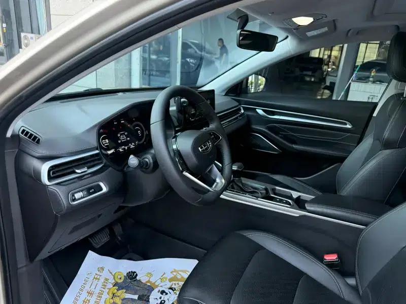 Geely Emgrand 2022 4th Generation 1.5L CVT Premium — миниатюра 17