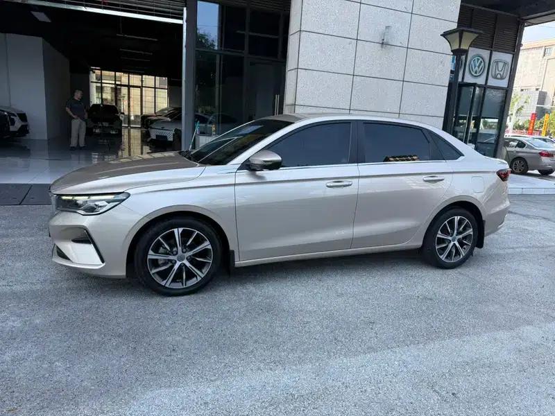 Geely Emgrand 2022 4th Generation 1.5L CVT Premium — миниатюра 3