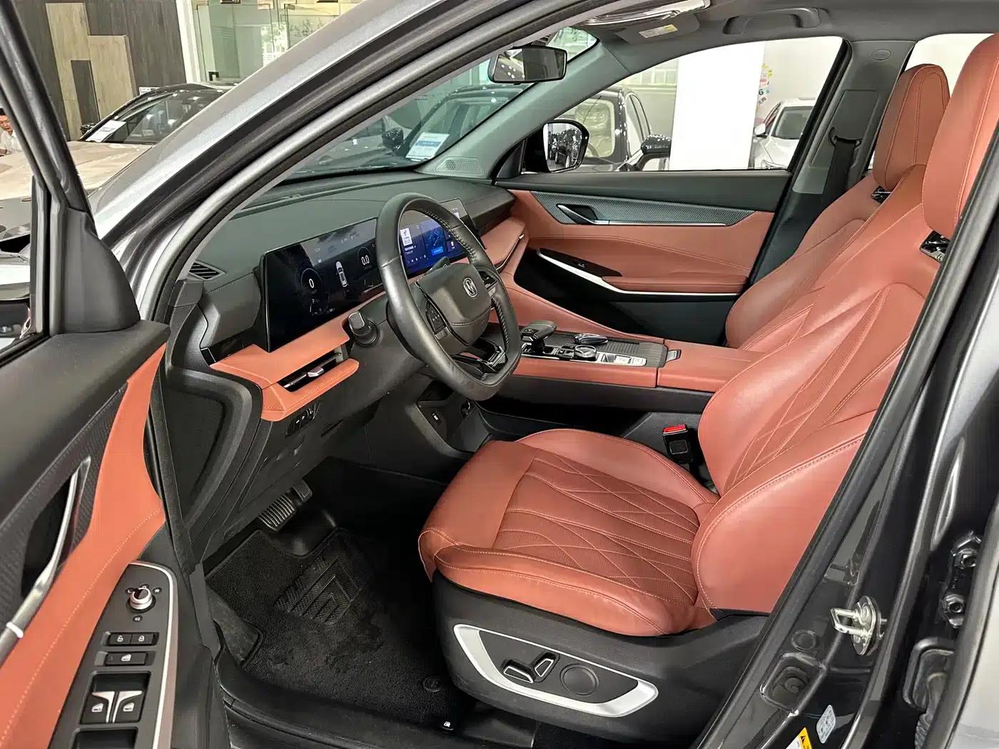 Changan CS75PLUS 2024 Model, Third Generation, Champion Edition, 1.5T Intelligent Driving and Sporty Type — миниатюра 4