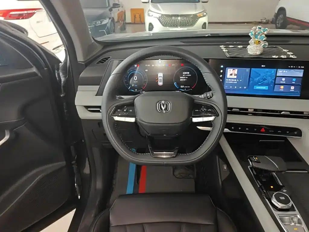Changan CS75PLUS 2024 Model, Third Generation, Champion Edition, 1.5T Intelligent Driving and Sporty Type — миниатюра 11