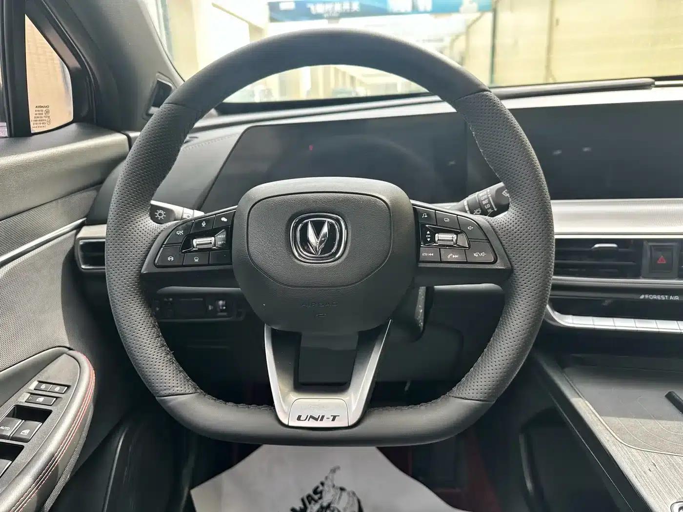 Changan UNI-T 2022 1.5T Premium Edition — миниатюра 11