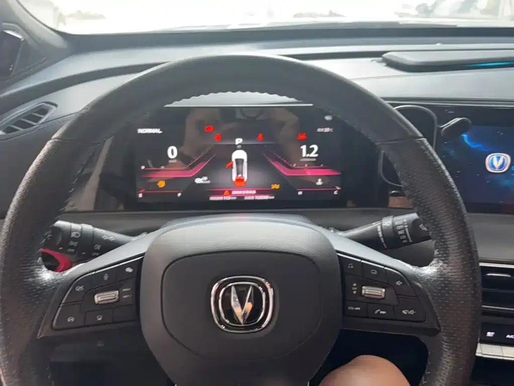 Changan UNI-T 2020 1.5T Premium Edition — миниатюра 5