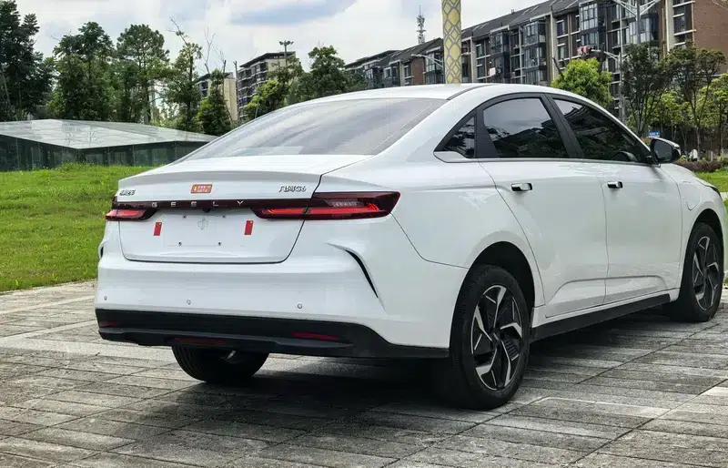 Geely Geometry G6 2024 500KM Premium Edition — миниатюра 7