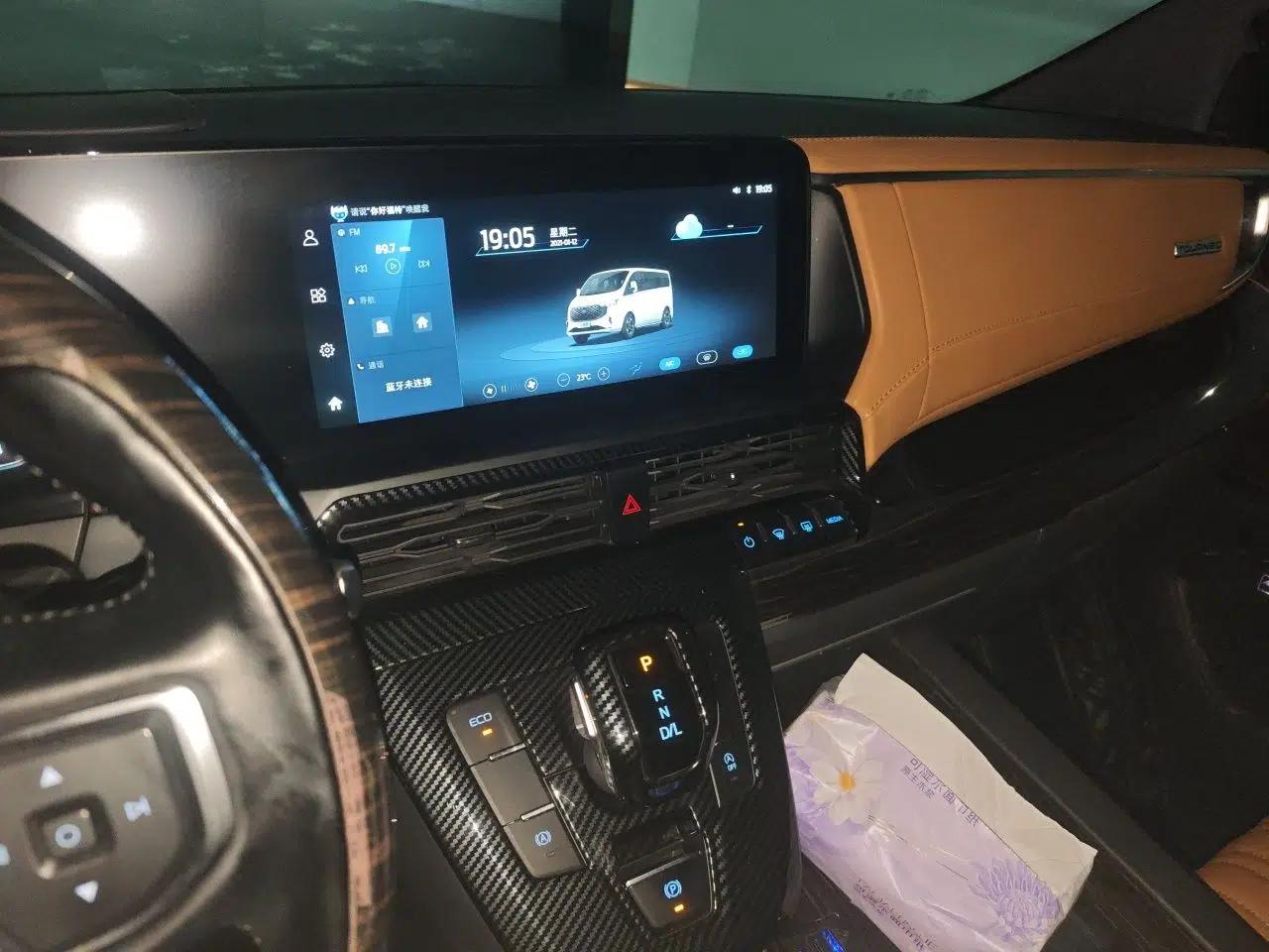 Ford Tourneo Custom 2024 Ford Explorer OHE Ford Black Mamba 2.0T Automatic 7-Seater — миниатюра 13