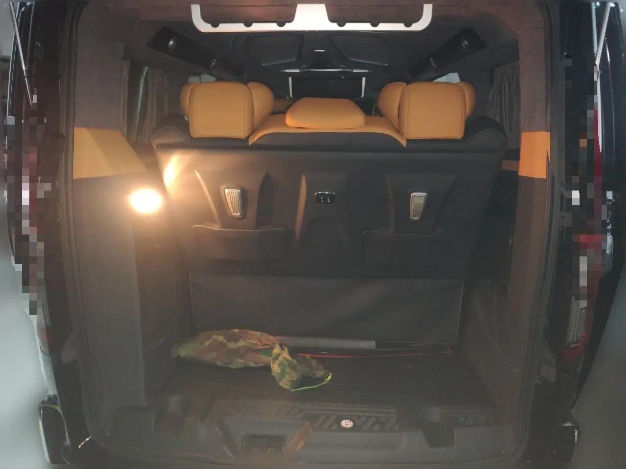 Ford Tourneo Custom 2024 Ford Explorer OHE Ford Black Mamba 2.0T Automatic 7-Seater — миниатюра 19