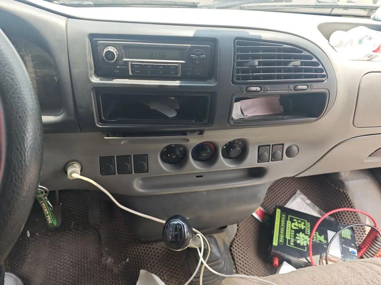 Ford Classic Transit 2013 2.8T Refurbished Diesel Ice-White Logistics Vehicle Long Wheelbase Mid-Roof Model JX493ZLQ4 — миниатюра 13