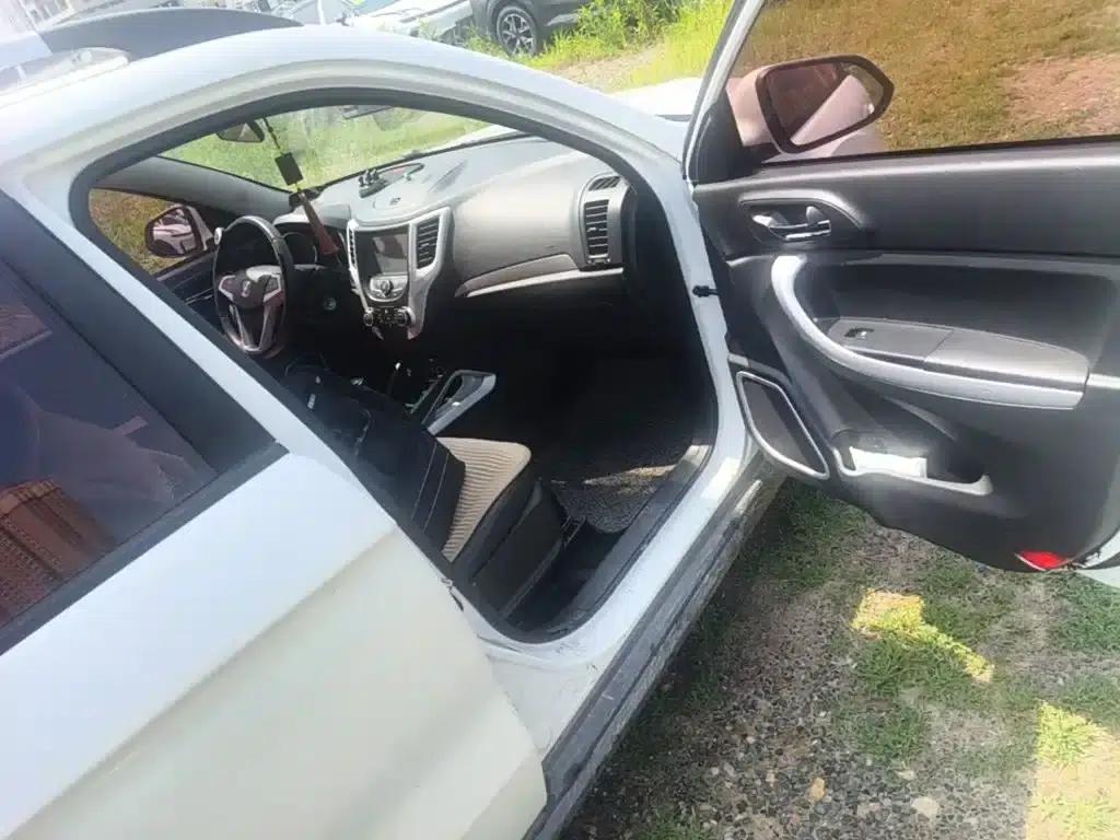 Changan CS35 2016 1.6L Manual Deluxe Edition (National V Emission Standard) — миниатюра 11