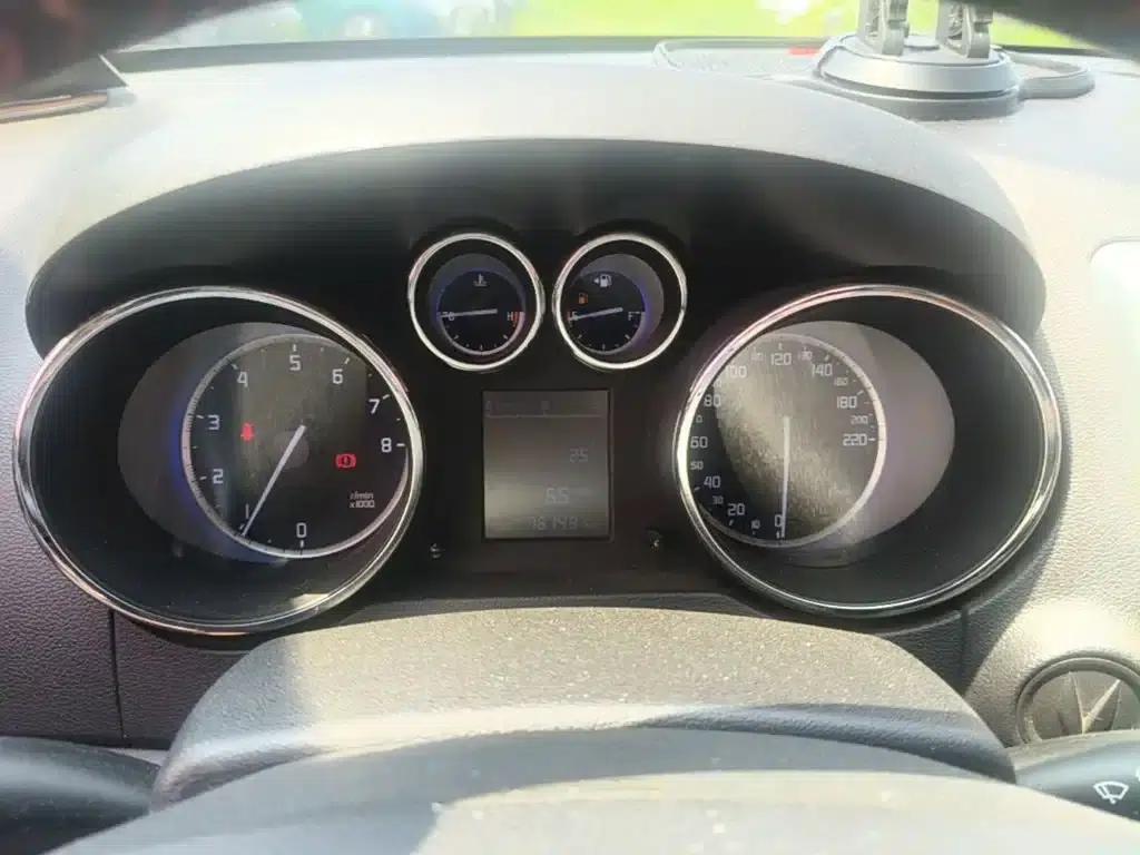 Changan CS35 2016 1.6L Manual Deluxe Edition (National V Emission Standard) — миниатюра 18