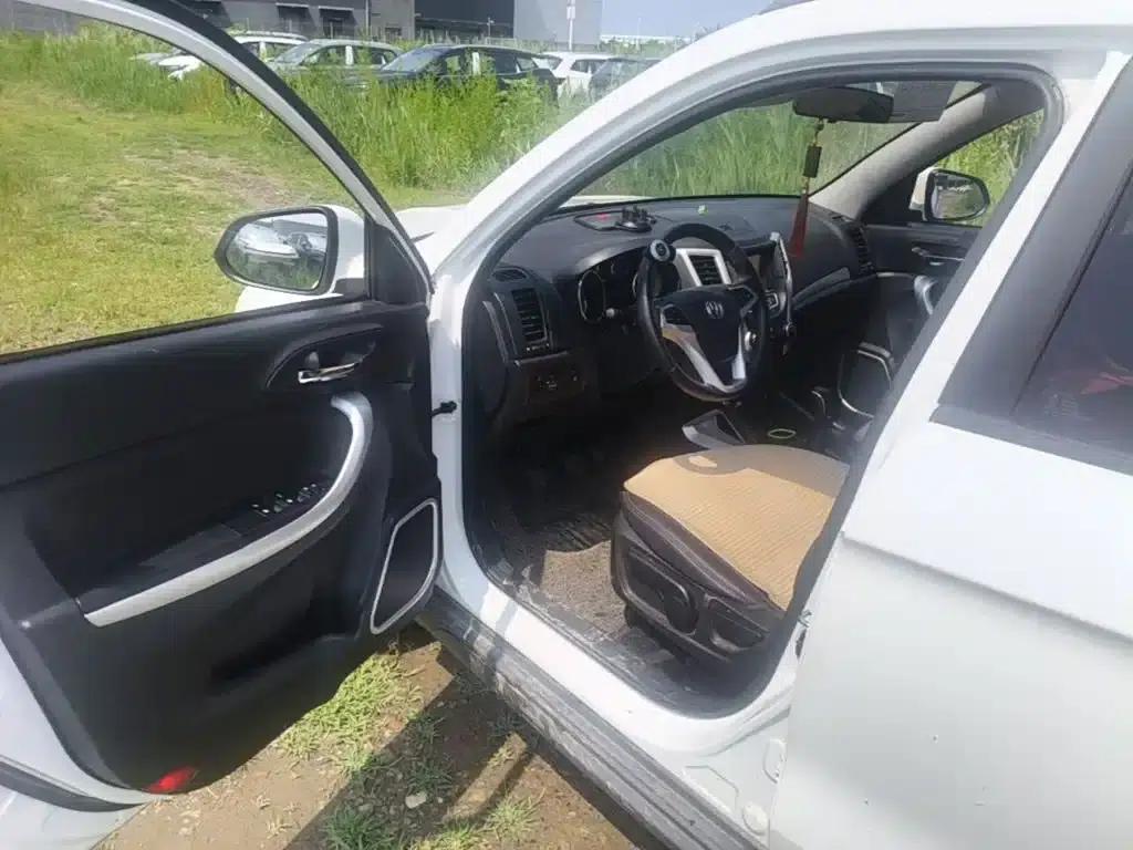 Changan CS35 2016 1.6L Manual Deluxe Edition (National V Emission Standard) — миниатюра 23