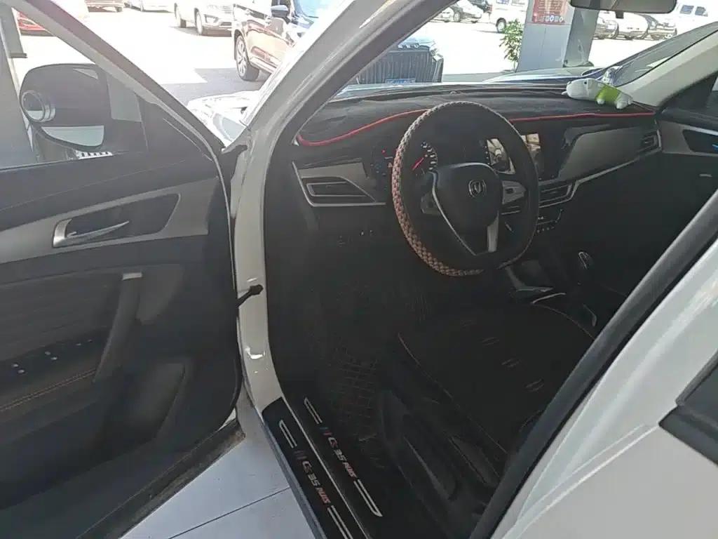 Changan CS35PLUS 2019 1.6L Manual Connected Edition — миниатюра 16
