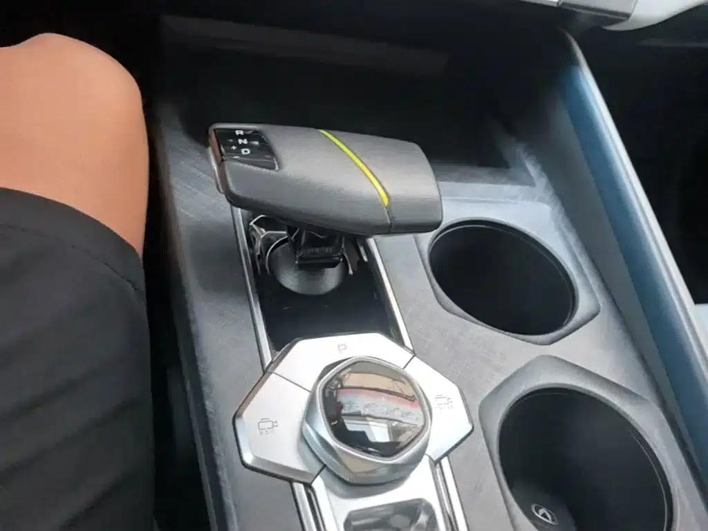 Changan UNI-V Smart Electric iDD 2023 Model, Smart Electric iDD 1.5T, 113km/h Smart Fun Edition — миниатюра 14