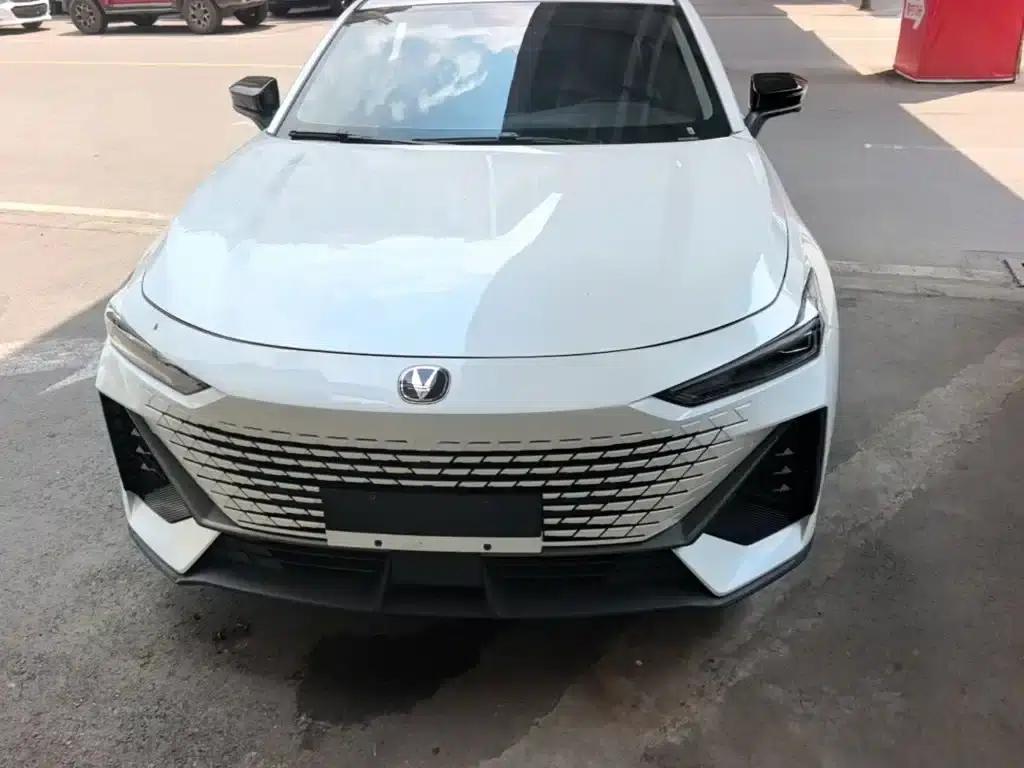 Changan UNI-V Smart Electric iDD 2023 Model, Smart Electric iDD 1.5T, 113km/h Smart Fun Edition — миниатюра 3