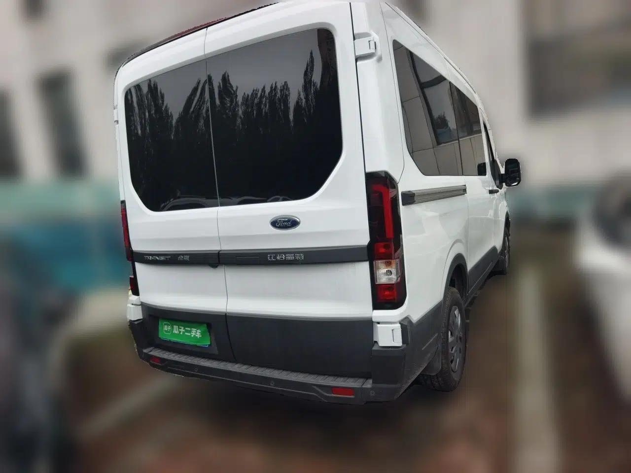 Ford Transit T8 2024 T8 2.0T Diesel Manual Mid-axle Mid-roof 6-seater Multi-function Version 2/2/2 — миниатюра 6