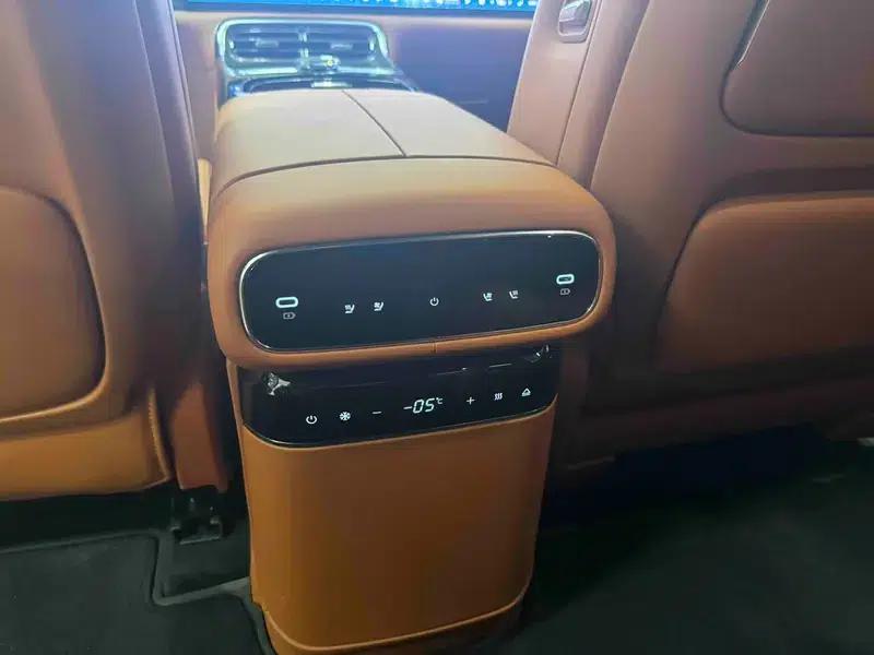 Galaxy M9 2025 210km/h AWD Navigator Edition — миниатюра 13