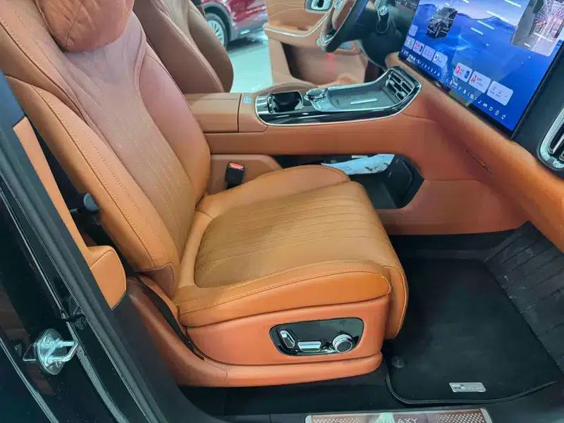 Galaxy M9 2025 210km/h AWD Navigator Edition — миниатюра 18