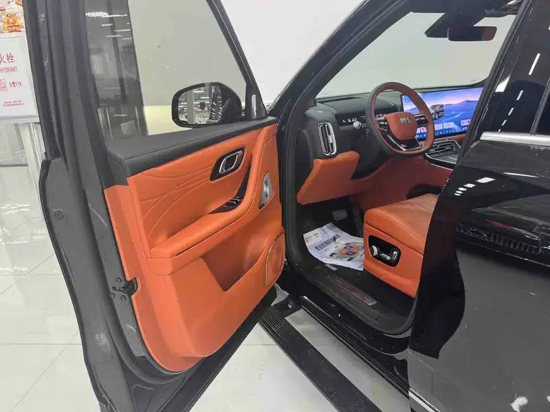 Galaxy M9 2025 210km/h AWD Navigator Edition — миниатюра 25