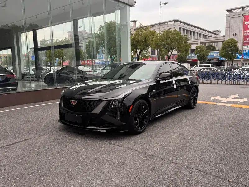 2024 Cadillac CT5 28T Luxury Pro — миниатюра 1