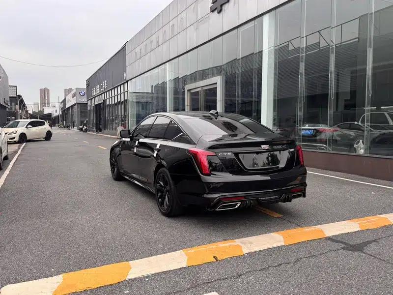 2024 Cadillac CT5 28T Luxury Pro — миниатюра 4
