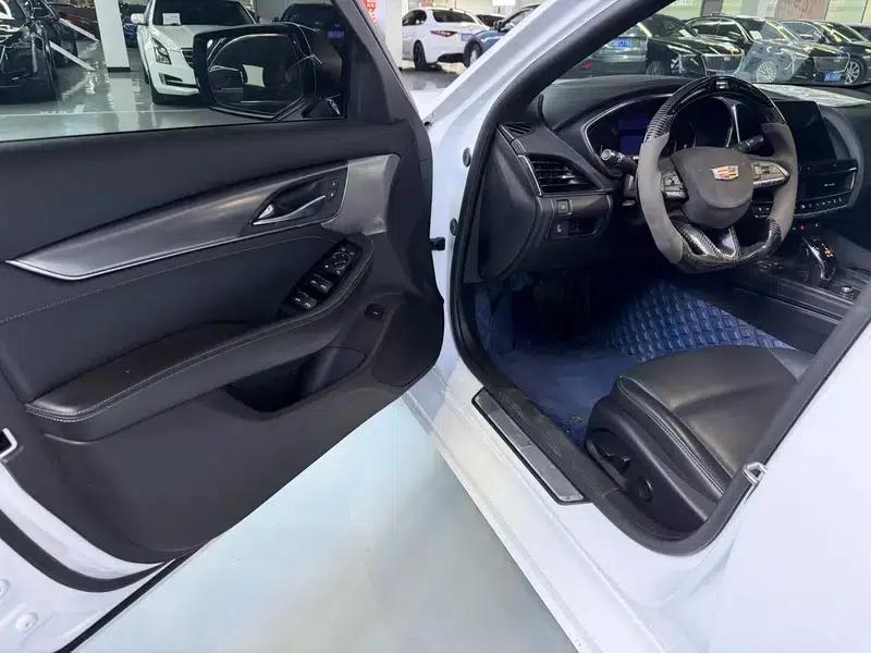 2022 Cadillac CT5 28T Luxury — миниатюра 17