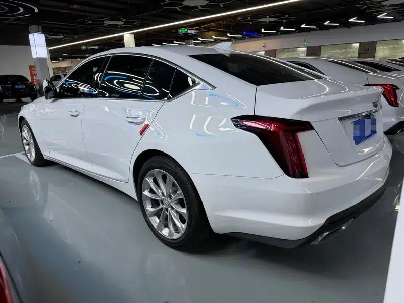 2022 Cadillac CT5 28T Luxury — миниатюра 4